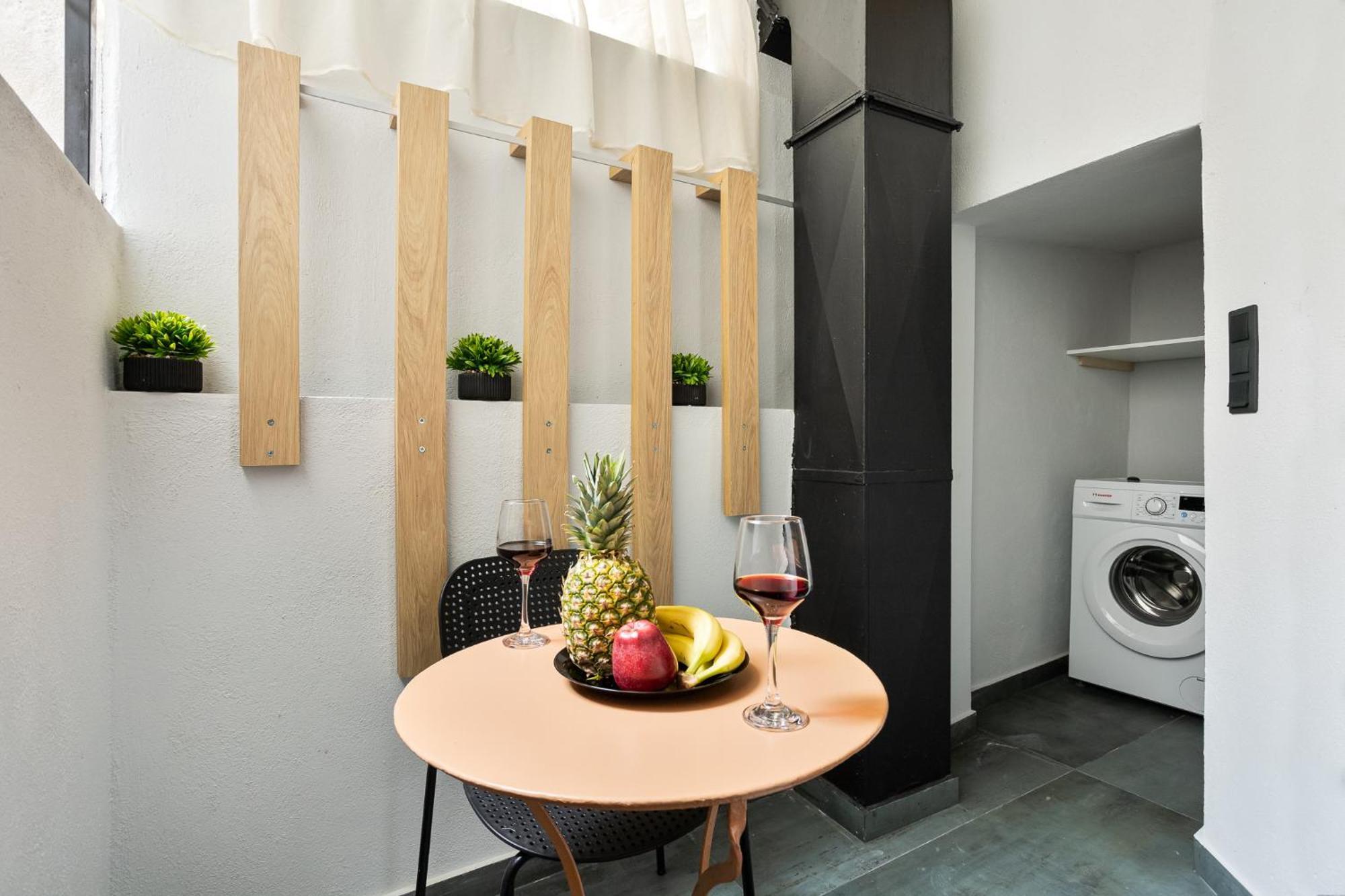 Apartment Superlux Near White Tower