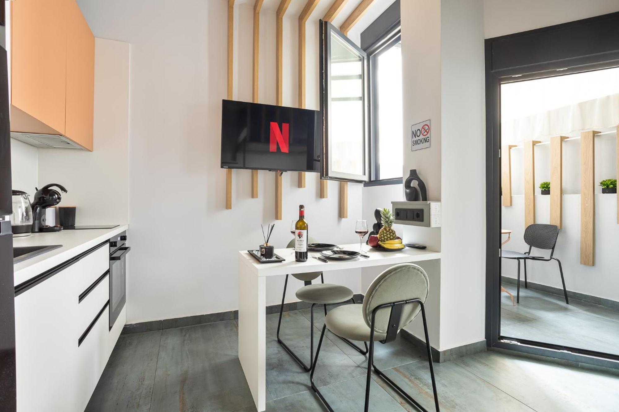 Apartment Superlux Near White Tower *